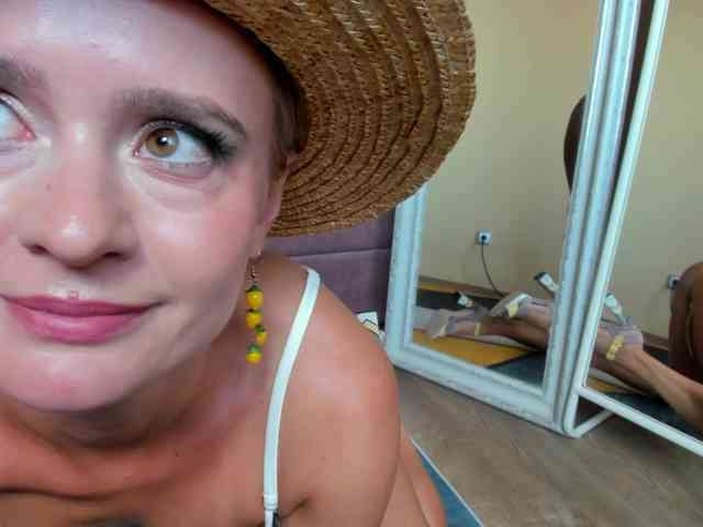 MissMotivated webcam