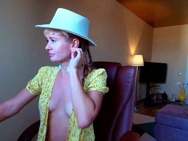 MissMotivated webcam