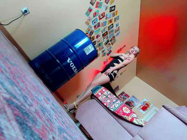 MissMotivated webcam