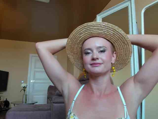 MissMotivated webcam