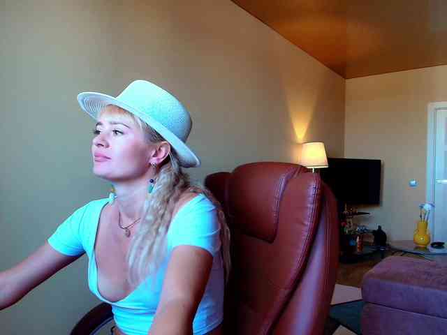 MissMotivated webcam
