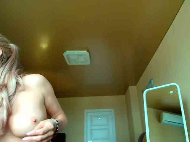 MissMotivated webcam