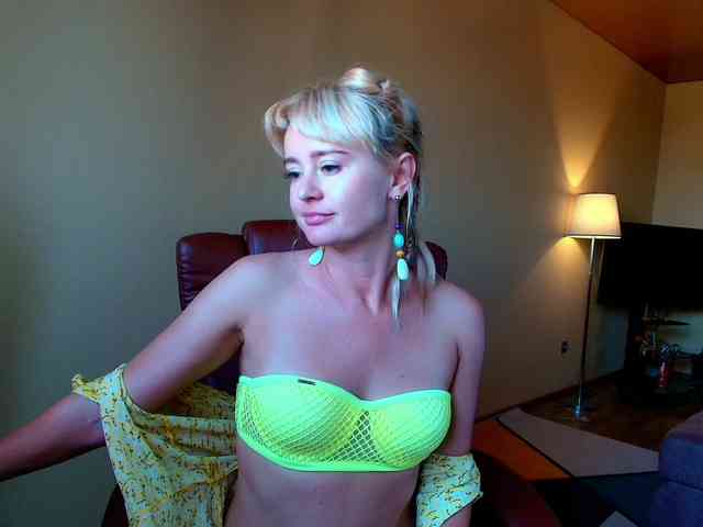 MissMotivated webcam