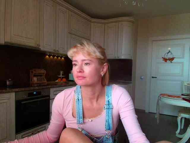 MissMotivated webcam