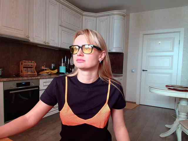 MissMotivated webcam