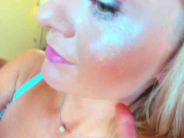 MissMotivated webcam