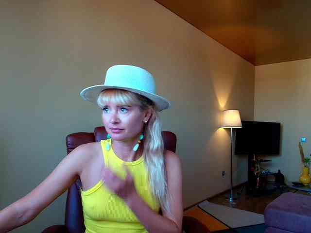 MissMotivated webcam