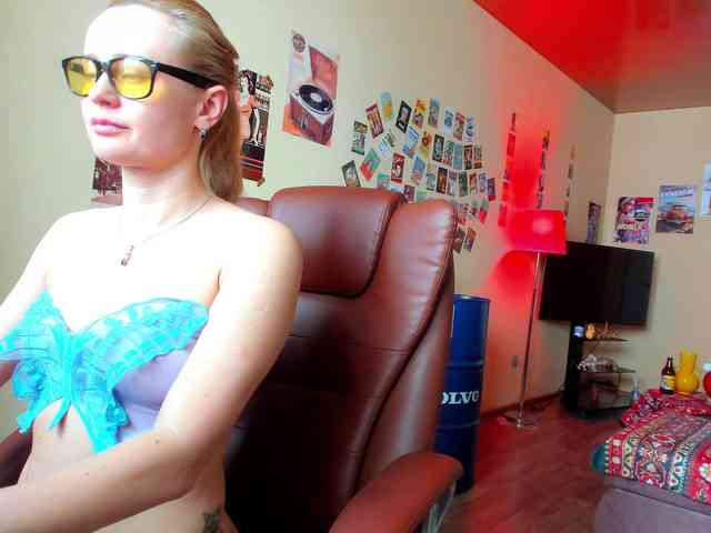 MissMotivated webcam