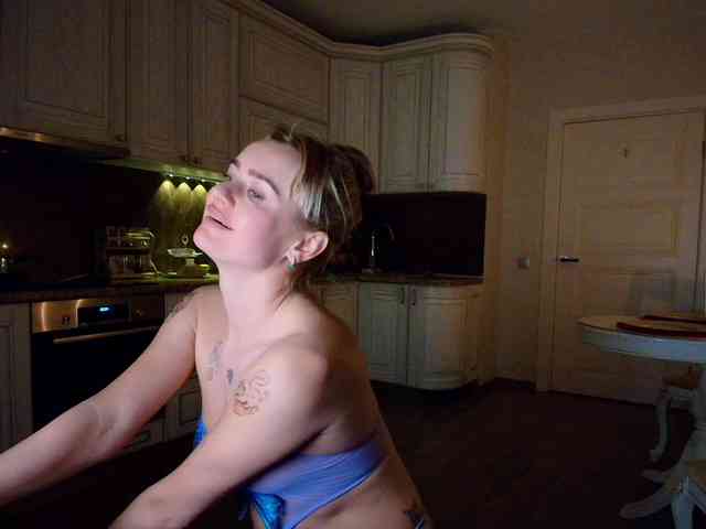 MissMotivated webcam