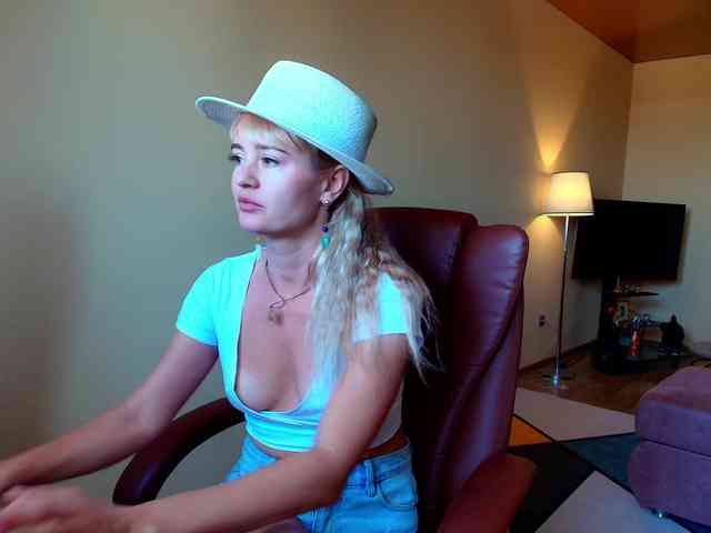MissMotivated webcam