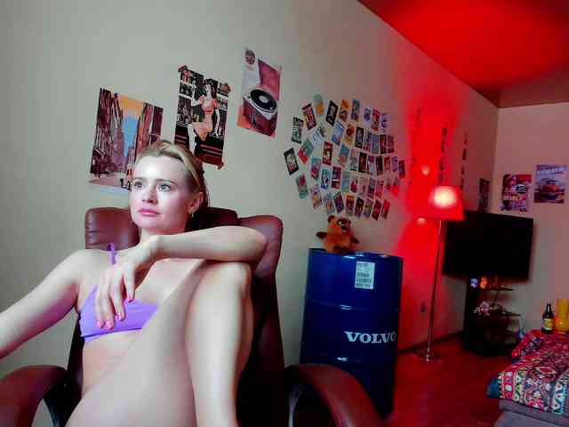 MissMotivated webcam