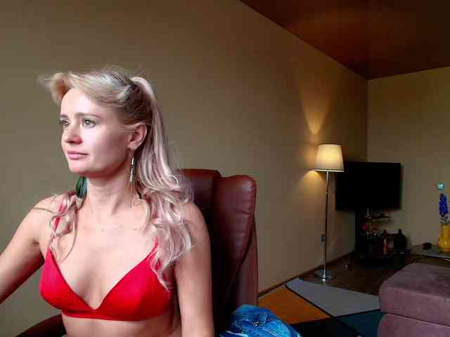 MissMotivated webcam