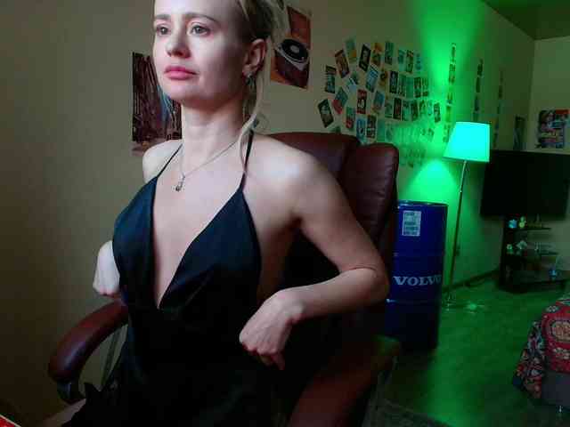 MissMotivated webcam