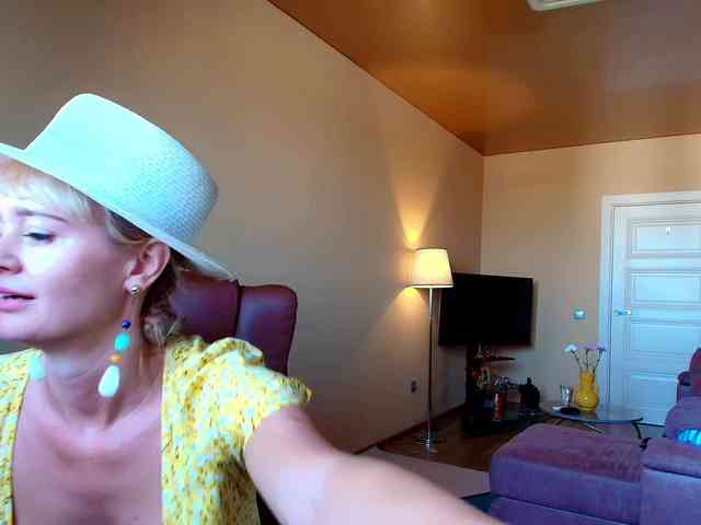 MissMotivated webcam
