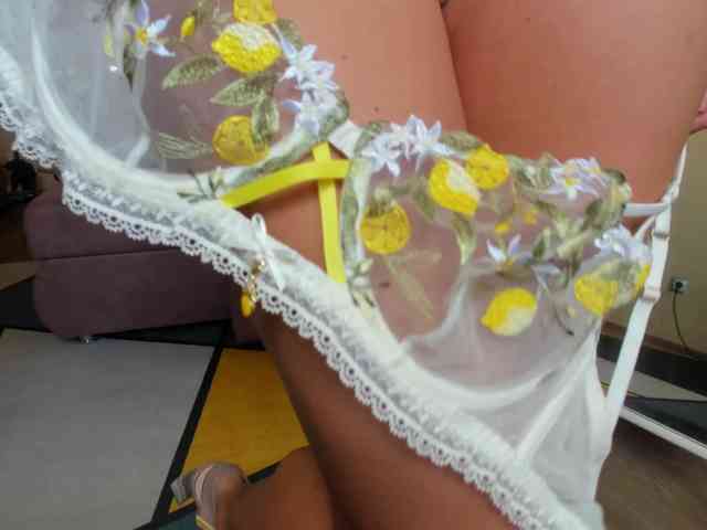 MissMotivated webcam