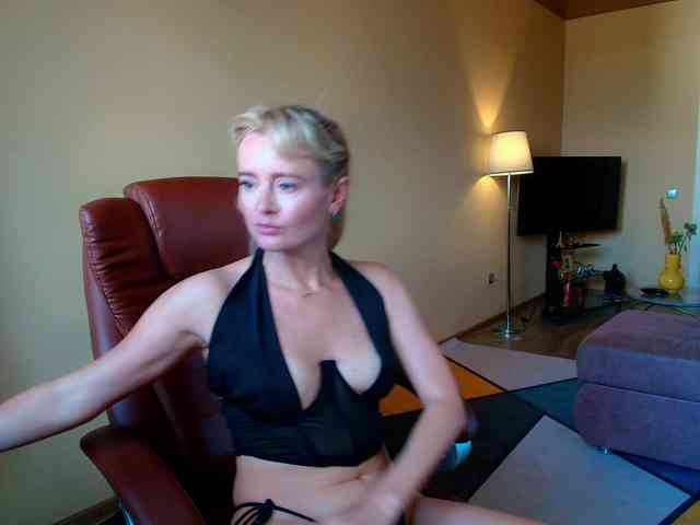MissMotivated webcam