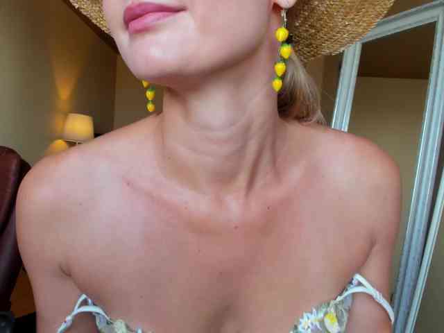 MissMotivated webcam