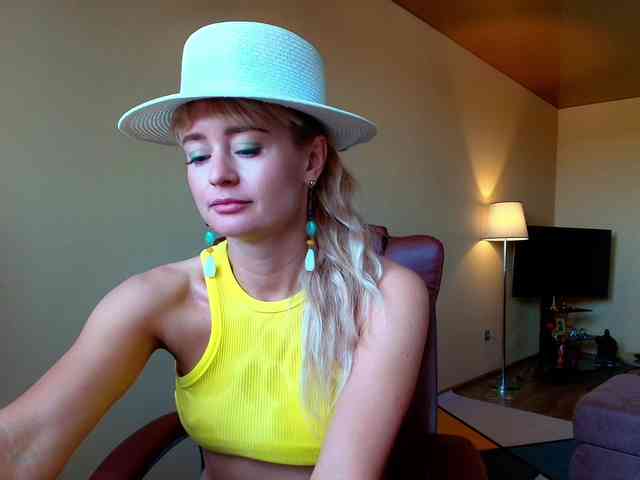 MissMotivated webcam