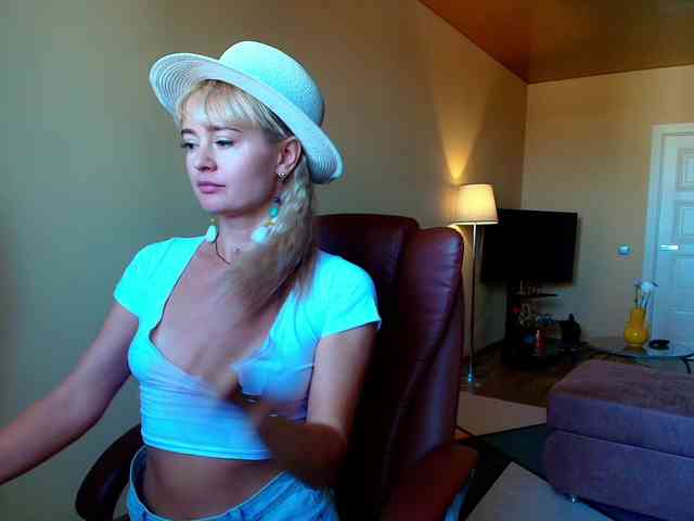 MissMotivated webcam