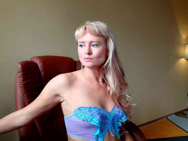 MissMotivated webcam