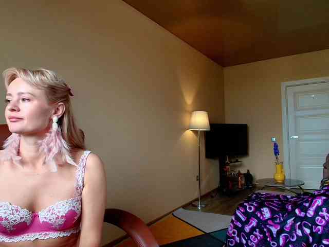 MissMotivated webcam