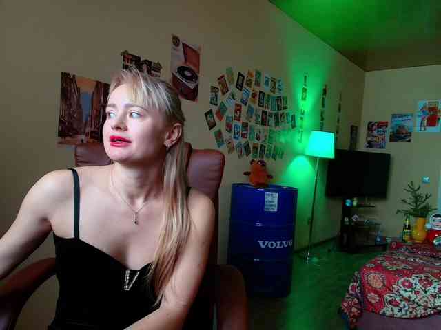 MissMotivated webcam