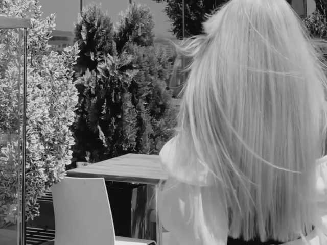 meow's BongaCams show and profile