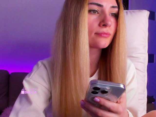 meow's BongaCams show and profile