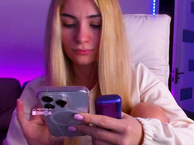 meow's BongaCams show and profile