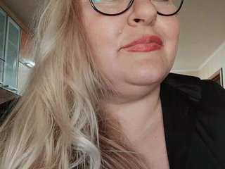 NushaMilf Porn Show