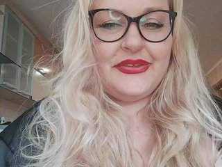 NushaMilf Porn Show