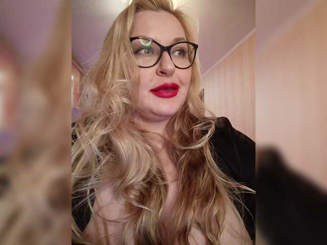 WifeyNusha's BongaCams show and profile