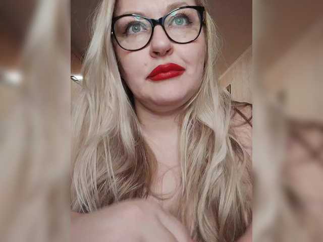  WifeyNusha chat room