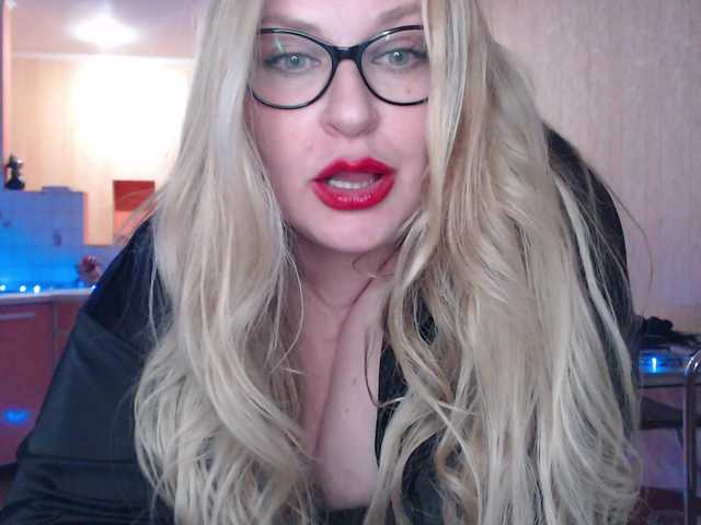 WifeyNusha's BongaCams show and profile