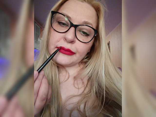 WifeyNusha's BongaCams show and profile