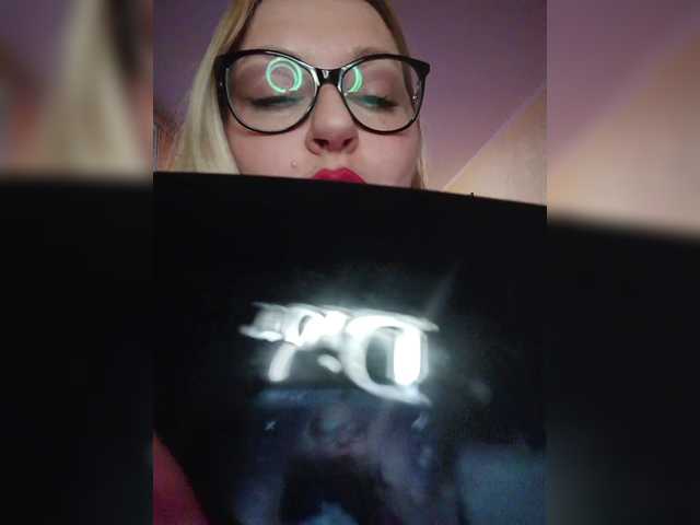 WifeyNusha's BongaCams show and profile