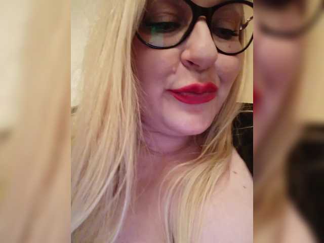 WifeyNusha's BongaCams show and profile