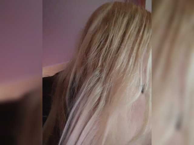 WifeyNusha's BongaCams show and profile