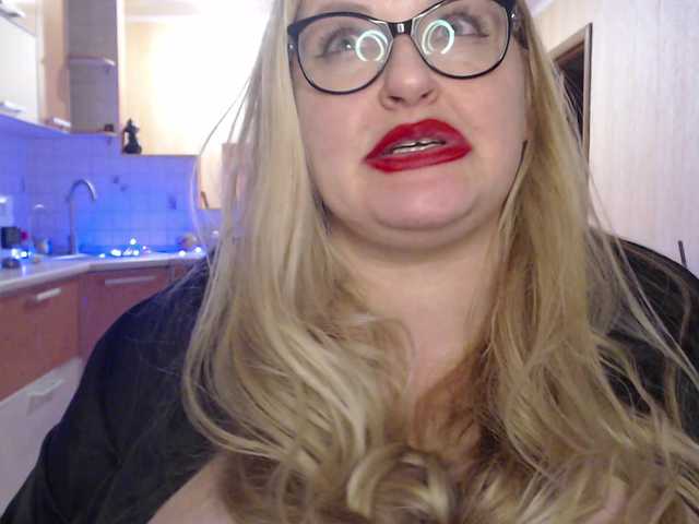 WifeyNusha's BongaCams show and profile