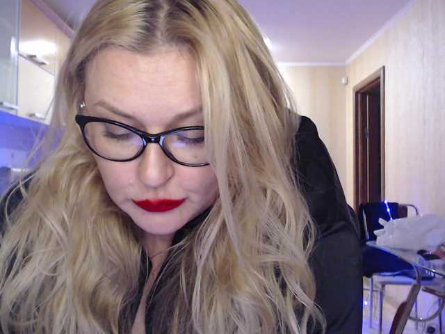  WifeyNusha chat room