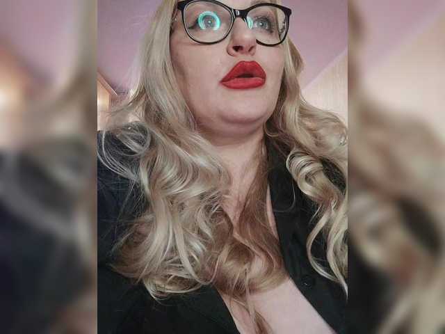  WifeyNusha chat room