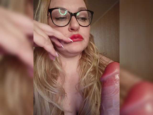 WifeyNusha's BongaCams show and profile