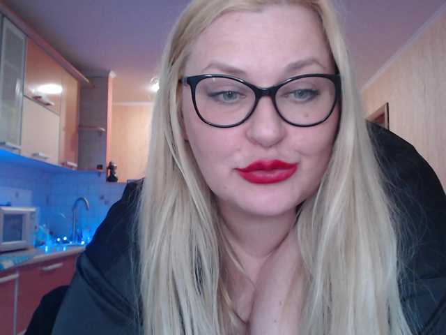 WifeyNusha's BongaCams show and profile