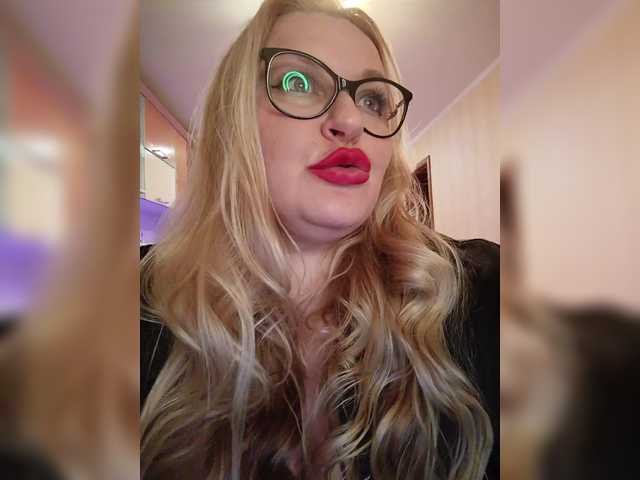 WifeyNusha's BongaCams show and profile