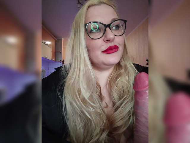 WifeyNusha's BongaCams show and profile