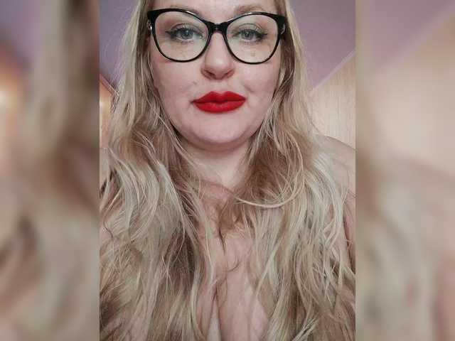  WifeyNusha chat room