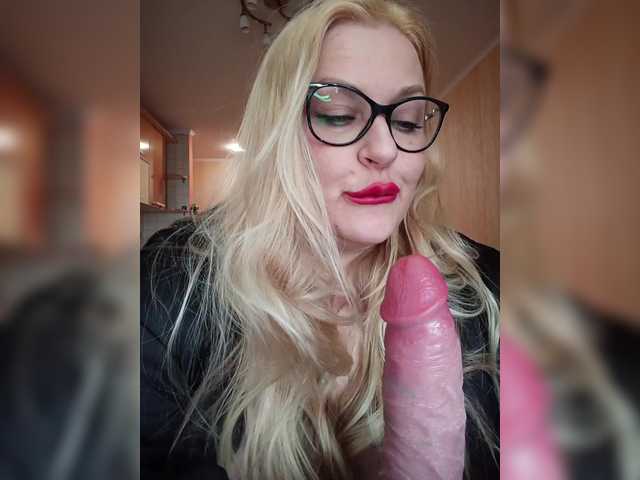 WifeyNusha's BongaCams show and profile