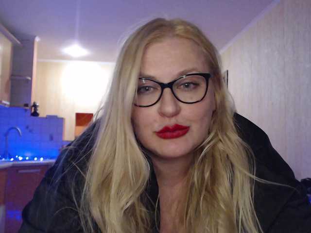 WifeyNusha's BongaCams show and profile