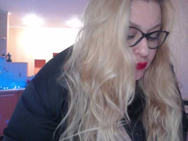 WifeyNusha's BongaCams show and profile