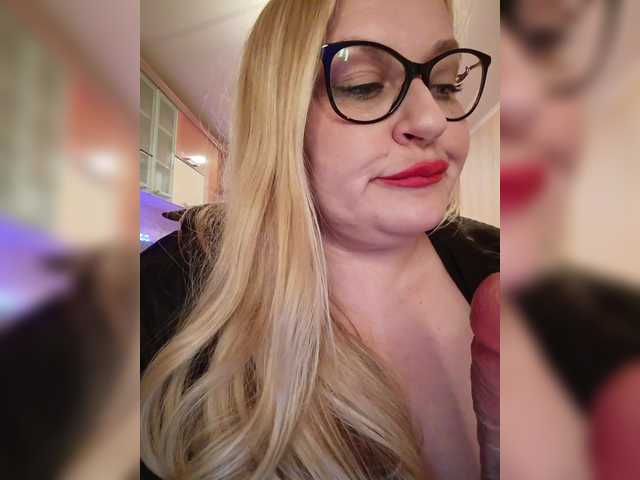 WifeyNusha's BongaCams show and profile